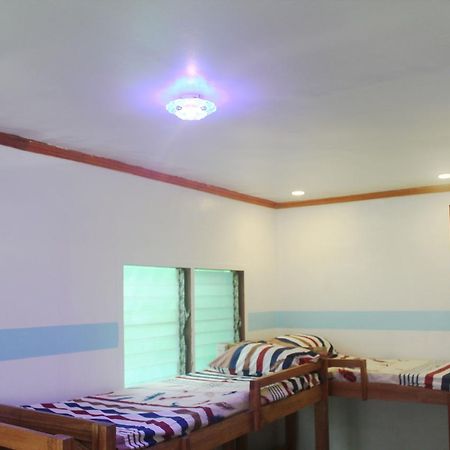 J'S Backpackers Hostel ダバオ　シティ エクステリア 写真