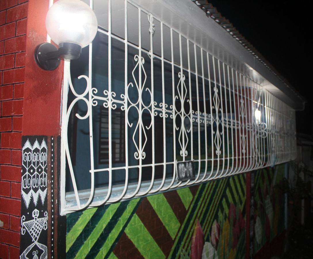 J'S Backpackers Hostel ダバオ　シティ エクステリア 写真